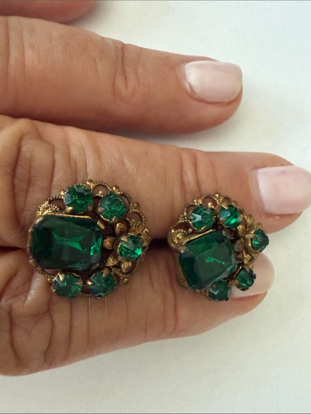 Vintage- Emerald Green Crystal Cluster Earrings - Brand Unspecified